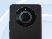 Garbaty aparat Realme idzie w ruch. (Źródło: TENAA via Stufflistings)