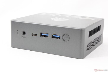Przód: Przycisk resetowania, zestaw słuchawkowy 3,5 mm, USB-C z zasilaniem + DisplayPort, 2x USB-A 3.0, przycisk zasilania