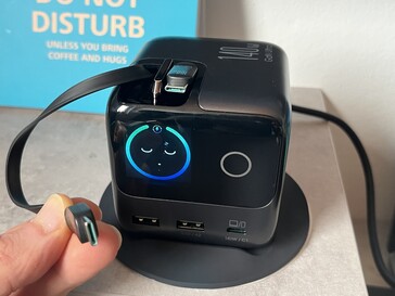 2x USB typu C (100 W każdy)