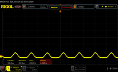 PWM: jasność 2/10, ~360 Hz