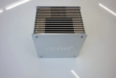 Górna strona (Źródło obrazu: Cirrus7)