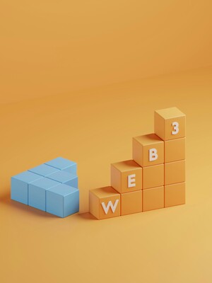 Stylizowane bloki 3D tworzą termin "Web3", symbolizujący zarówno ambicję, jak i złożoność strukturalną zdecentralizowanego krajobrazu gier (źródło obrazu: Shubham Dhage via Unsplash)