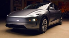 Nowy Model Y ma włączoną funkcję adaptacyjnych świateł drogowych. (Źródło zdjęcia: Jay Leno/YT)