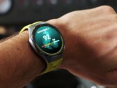 Zegarek Huawei Watch GT 7 Pro jest również dostępny w przyciągających wzrok kolorach zielonym i żółtym.