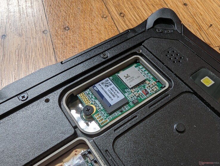Dysk SSD M.2 2242 jest wymienny, w przeciwieństwie do większości innych tabletów