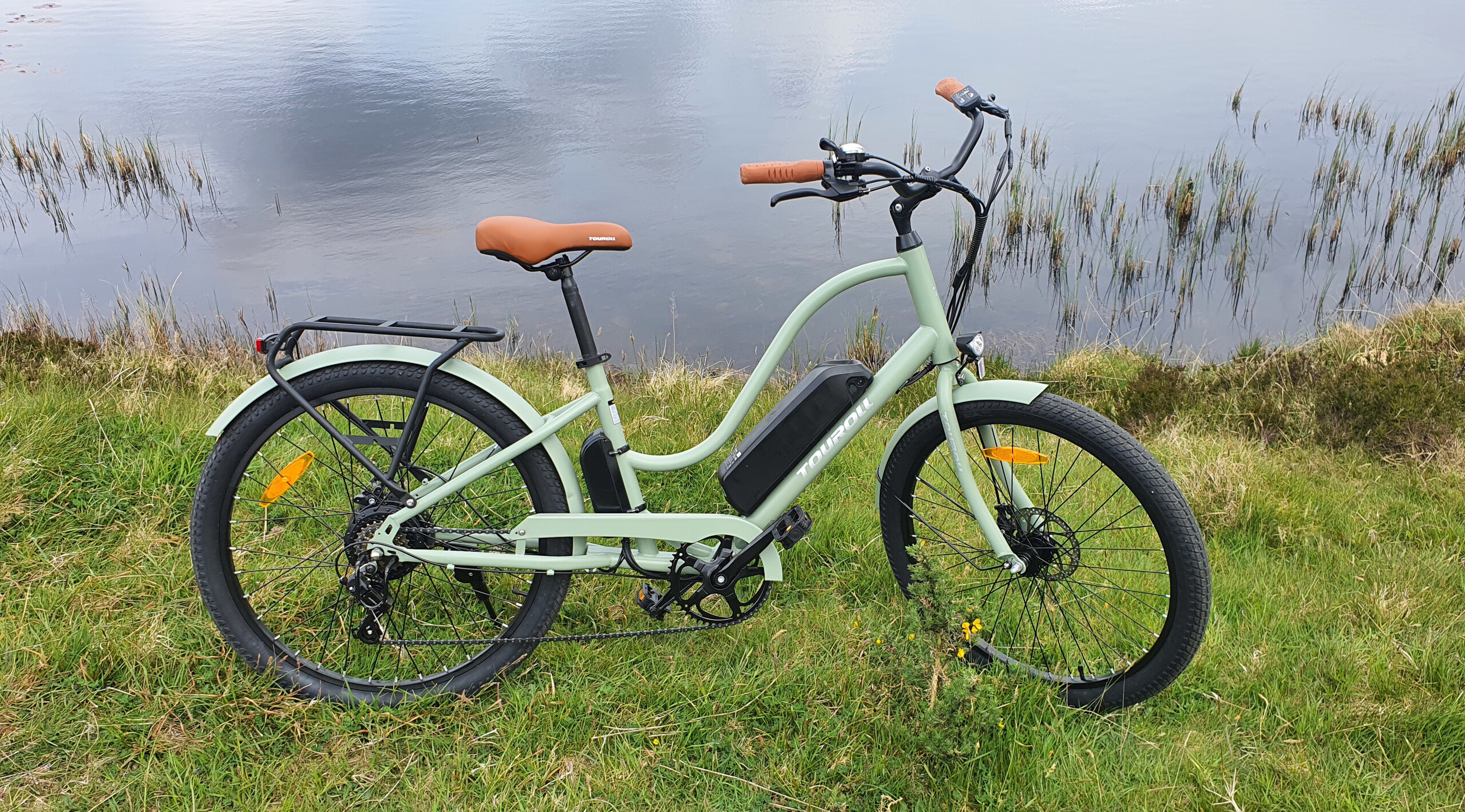Stylowy i niezwykle przystępny cenowo rower elektryczny o przyzwoitym zasięgu - Touroll B2 w teście