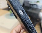 Etui Bellroy rzekomo stworzone dla iPhone'a 15 Pro Max nie jest przeznaczone dla nowego przycisku akcji. (Źródło: Notebookcheck)