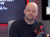 Zrzut ekranu z Danem Houserem w Chris Evans Breakfast Show (źródło obrazu: Virgin Radio UK YT)