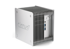 Kompaktowy mini PC bez wentylatora z procesorami Intel Arrow-Lake. (Źródło obrazu: Cirrus7)