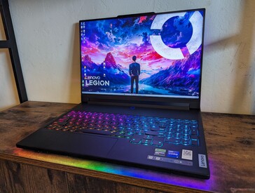 Lenovo Legion 9 16IRX8 (2023) (źródło obrazu: Notebookcheck.com)