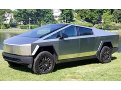 SpaceX i xAI kupują Tesla Cybertrucks najwyraźniej w celu elektryfikacji floty, ale krytycy spekulują, że ma to na celu zwiększenie sprzedaży. (Źródło obrazu: Wikipedia)