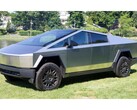 SpaceX i xAI kupują Tesla Cybertrucks najwyraźniej w celu elektryfikacji floty, ale krytycy spekulują, że ma to na celu zwiększenie sprzedaży. (Źródło obrazu: Wikipedia)