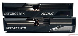 Aorus GeForce RTX 4070 Ti Master (góra) i RTX 4080 Master (dół)