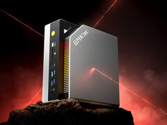 EVO-X2 jest fabrycznie skonfigurowany z maksymalnie 128 GB pamięci RAM i 2 TB pamięci masowej. (Źródło zdjęcia: GMKtec)