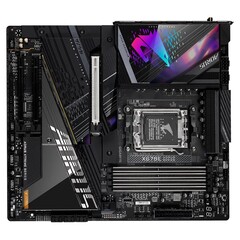 Płyta X670E AORUS XTREME wspiera dyski SSD PCIe 5.0. (Źródło: GIGABYTE)