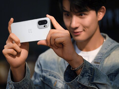Potwierdzono, że Ace 6 będzie wyposażony w 50-megapikselowy aparat Sony z tyłu. Na zdjęciu: zdjęcie promocyjne telefonu. (Źródło zdjęcia: OnePlus)