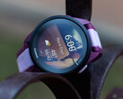 Forerunner 165 to jeden z pięciu smartwatchy, do których Garmin udostępnił wersję oprogramowania 24.12. (Źródło zdjęcia: Garmin)