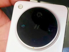 Konstrukcja Find X8 Ultra jest zgodna z resztą serii Find X8. (Źródło obrazu: via Weibo)