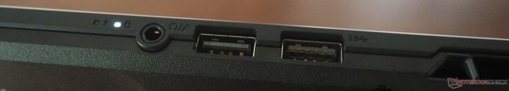 Prawa strona: audio 3,5 mm, USB-A 2.0, USB-A 3.2 Gen1