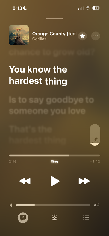 Zakładka z tekstami w Apple Music...