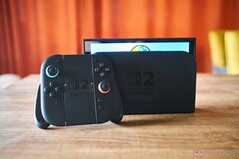 Wielu użytkowników Nintendo Switch 2 (na zdjęciu) ma dość problemów związanych z trybem dokowania handhelda. (Źródło zdjęcia: Hannes Brecher/Notebookcheck)