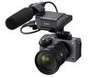 Kamera Sony FX5 (ILME-FX5) jest wyposażona w uchwyt XLR umożliwiający montaż mikrofonów zewnętrznych i akcesoriów.