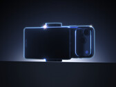 Oczekuje się, że model DC-T1 zadebiutuje na rynku światowym. Na zdjęciu: zdjęcie promocyjne przedstawiające wyświetlacz zamontowany na telefonie iPhone.