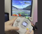 Zrzut ekranu z zestawu BitLink DC Kit firmy 8BitMods dla konsoli Sega Dreamcast prezentujący sterowanie ruchem