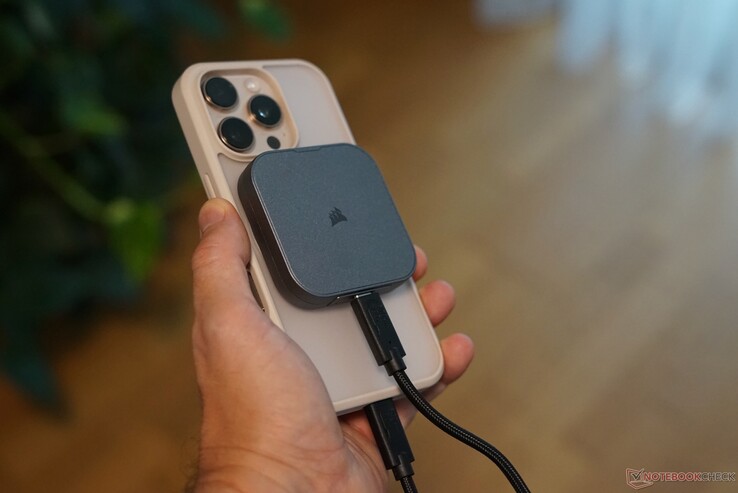 Corsair EX400S na iPhone