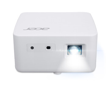 PD1810 i jego pilot zdalnego sterowania. (Źródło: Acer)