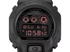 Nowy model kolaboracji Casio G-Shock x Montedio Yamagata (na zdjęciu) jest wyposażony w odwrotny wyświetlacz LCD w kolorze czerwonym, wraz z czystym białym podświetleniem LED. (Źródło zdjęcia: Great G-Shock World)