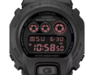Nowy model kolaboracji Casio G-Shock x Montedio Yamagata (na zdjęciu) jest wyposażony w odwrotny wyświetlacz LCD w kolorze czerwonym, wraz z czystym białym podświetleniem LED. (Źródło zdjęcia: Great G-Shock World)
