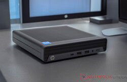 HP Elite Mini 800 G9 z procesorem Intel Core i5-13500 w recenzji - dostarczony przez HP Niemcy
