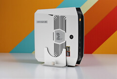 Bosgame M5 z procesorem AMD Ryzen AI Max+ 395 i 128 GB pamięci RAM DDR5