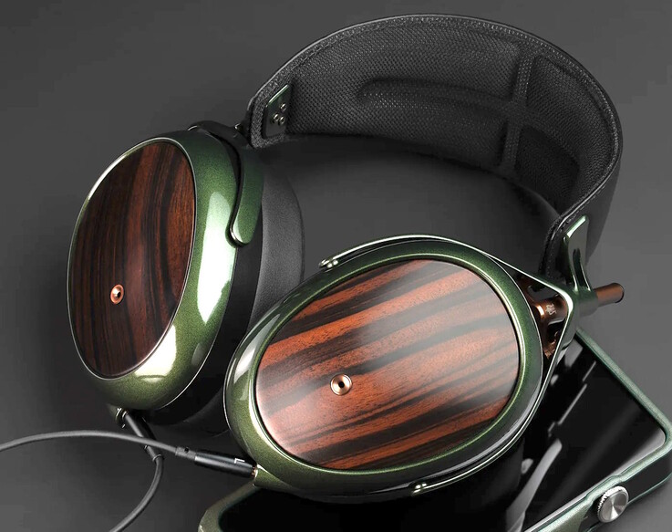 Meze Audio Strada są ręcznie wykonane z drewna hebanowego Macassar. (Źródło zdjęcia: Meze Audio)