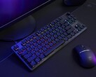 Klawiatura Turtle Beach Vulcan II TKL i bezprzewodowa mysz gamingowa Burst II Pro na biurku (źródło zdjęcia: Turtle Beach PR)