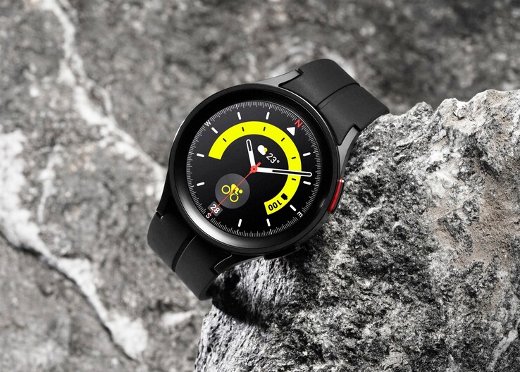Analogowa tarcza zegarka Pro na stronie Galaxy Watch5 Pro. (Źródło obrazu: Samsung)