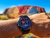 Aby zegarki typu smartwatch były widoczne nawet w najjaśniejszy dzień, wystarczy jasność szczytowa wynosząca maksymalnie 4 000 nitów, dlatego wartość dodana wynikająca z jasności 6 000 nitów budzi wątpliwości.