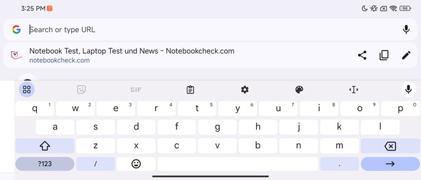 Klawiatura na zewnętrznym wyświetlaczu, tryb poziomy (Google Gboard)