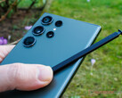 Galaxy S24 Ultra powinien być bardziej wytrzymały niż jego poprzednik dzięki nowemu materiałowi, z którego wykonano środkową ramkę. (Źródło obrazu: NotebookCheck)
