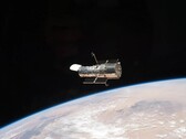 Zdjęcie teleskopu kosmicznego Hubble'a na orbicie (źródło zdjęcia: NASA; przycięte)