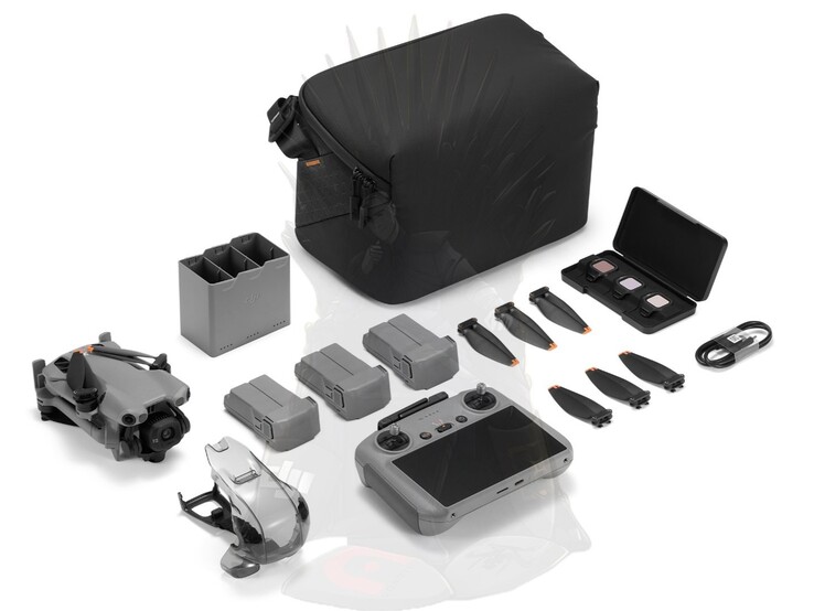 DJI Mini 5 Pro Fly More Combo z DJI RC2. (Źródło zdjęcia: @quadro-news)