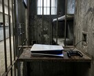 Konsola PS5 pokazana w celi więziennej