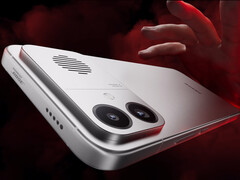 Redmi K90 Max zaczyna się od około 513 dolarów w Chinach. Na zdjęciu: zdjęcie promocyjne przedstawiające tylną obudowę telefonu.