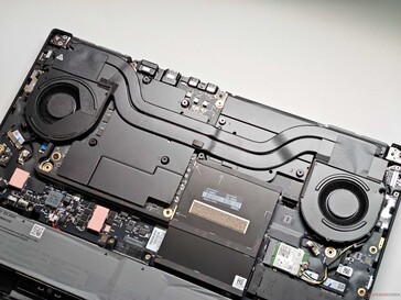 ...ale słaba i głośna jednostka chłodząca.