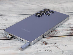 Galaxy S26 Ultra może być w stanie naładować swoją baterię szybciej niż pokazany tutaj Galaxy S25 Ultra (źródło obrazu: Notebookcheck)