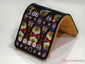 Motorola Adaptive Display Concept obsługuje wiele pozycji, w tym tryb namiotu. (Źródło obrazu: Notebookcheck)