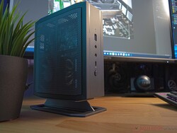 Recenzja Minisforum Neptune Series NAD9: produkt został dostarczony przez Minisforum