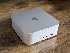 SEi13 ma taką samą konstrukcję jak GTi13 Ultra, ale jest mniejszy i lżejszy (źródło obrazu: Notebookcheck)