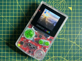 W pełni zmontowany zestaw ReBoy z dostępną osobno obudową Raspberry Pi Zero i GameBoy Color (zdjęcie: Kickstarter).